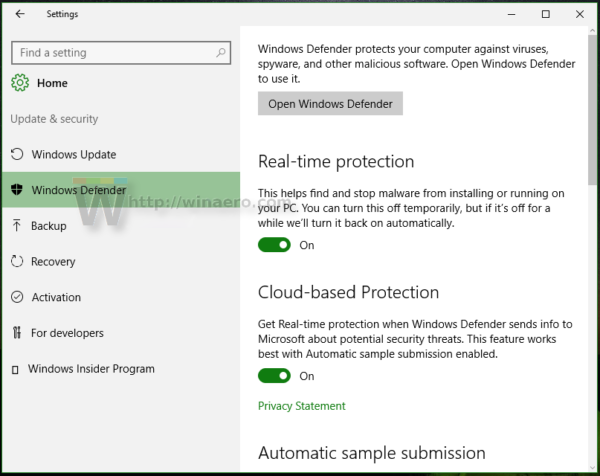 does windows 10 automatically download defender updates