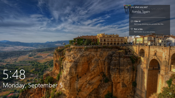 Windows 10 lockscreen default